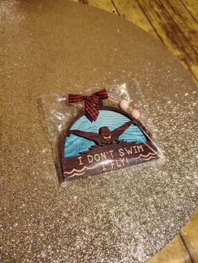 Kids Blue & Brown 'I Don't Swim I Fly' Wooden Ortament